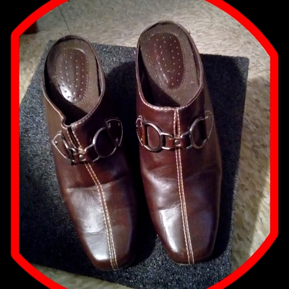 Flexisole Brown Faux Leather Split Top Heeled Slip On Mules - Picture 1 of 8